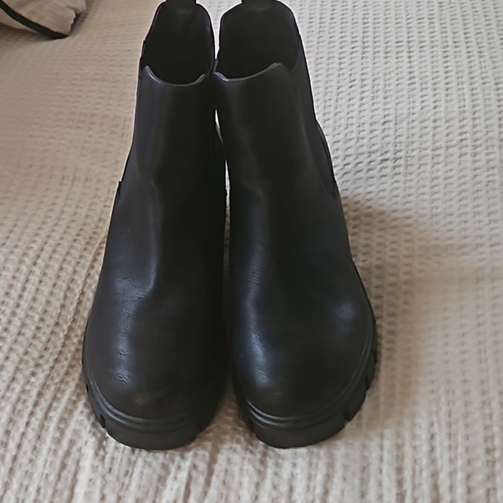 Chelsea boot